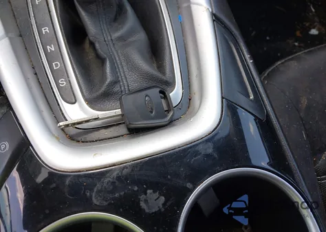 2014 Ford Fusion Se z USA, uszkodzony, nr VIN 3FA6P0H73ER143920